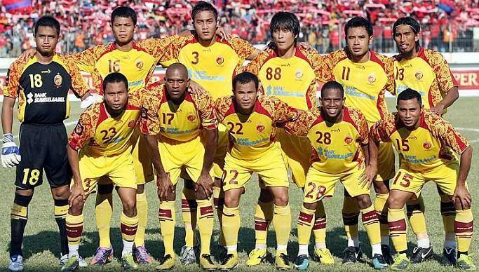 Costume Sepakbola Liga Indonesia Bermotif Batik