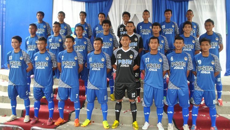 Costume Sepakbola Liga Indonesia Bermotif Batik
