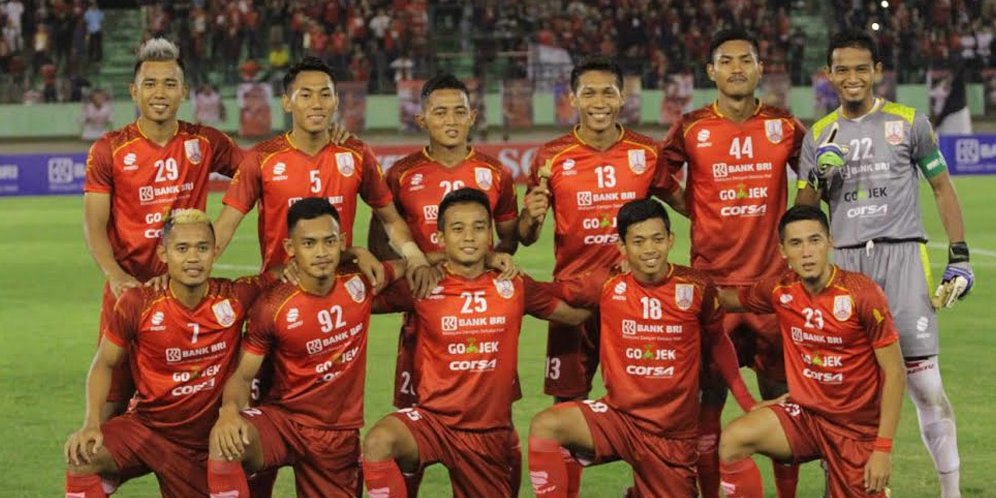 Costume Sepakbola Liga Indonesia Bermotif Batik