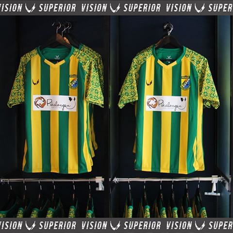 Costume Sepakbola Liga Indonesia Bermotif Batik